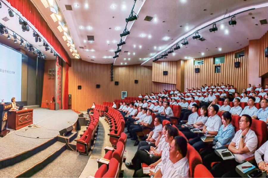 Լ�뵳ʷר��Ϊ����Ա�ϵ���