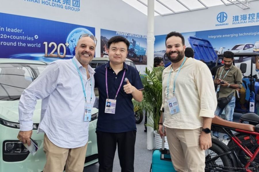 �¶���������ҵ����������������AgGame(����)�ٷ���վ����㽻��ʵ����Ȧ�ۡ�